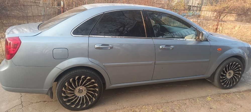 1.8 lacetti sotiladi 2012