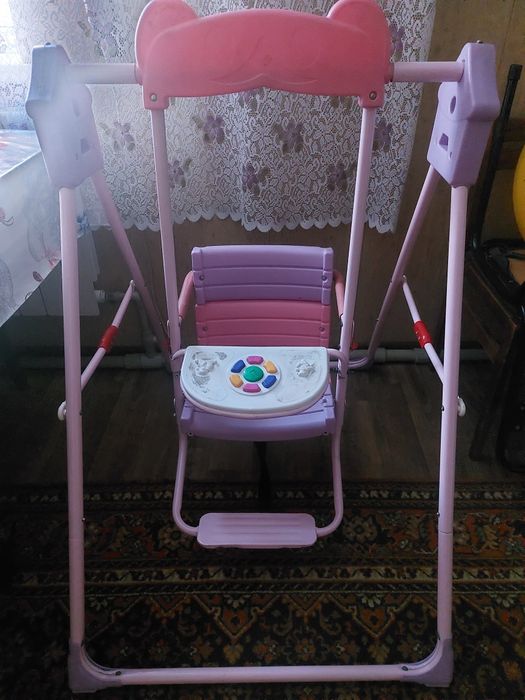 Детская качеля розовая