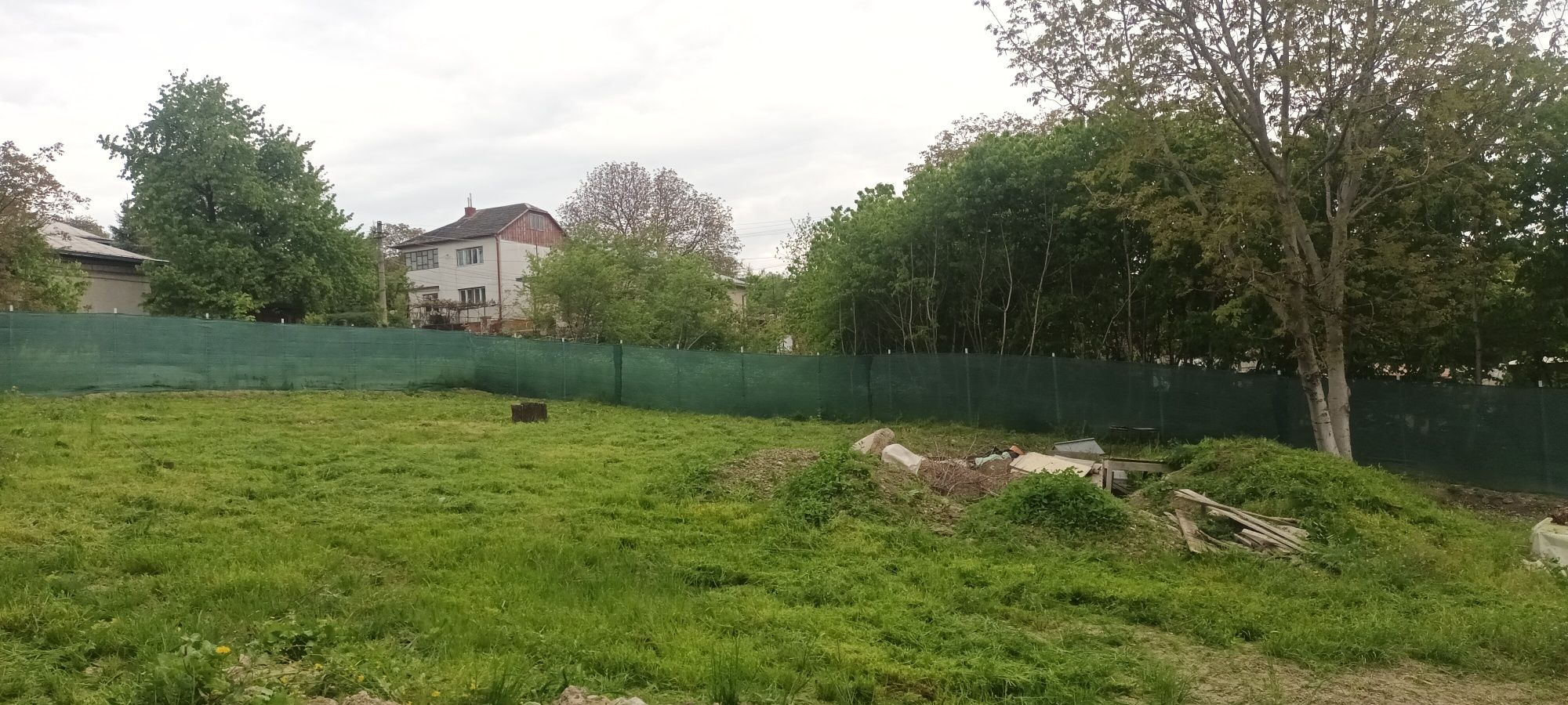 Teren intravilan central de vinzare