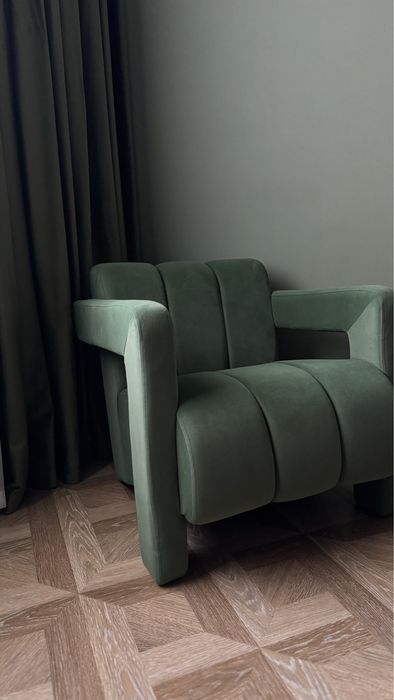 Продаю кресло изумрудного цвета