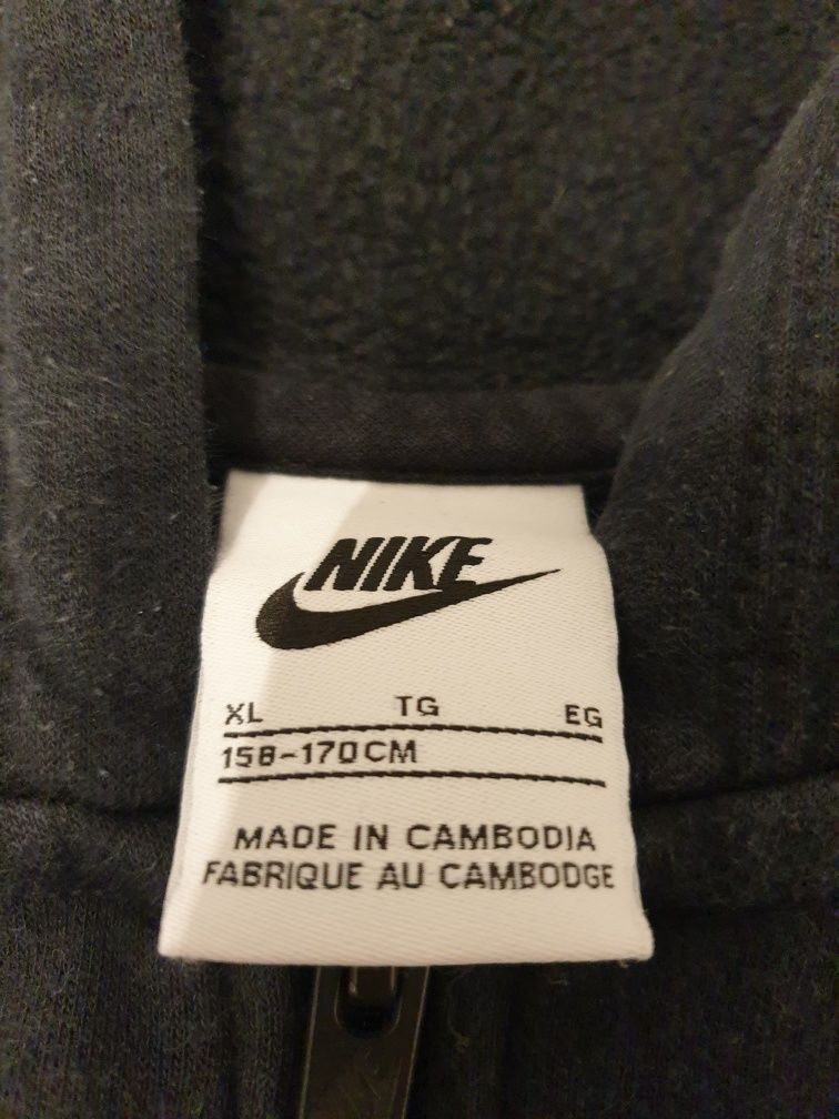 Hanorac nike negru cu fermoar 170cm