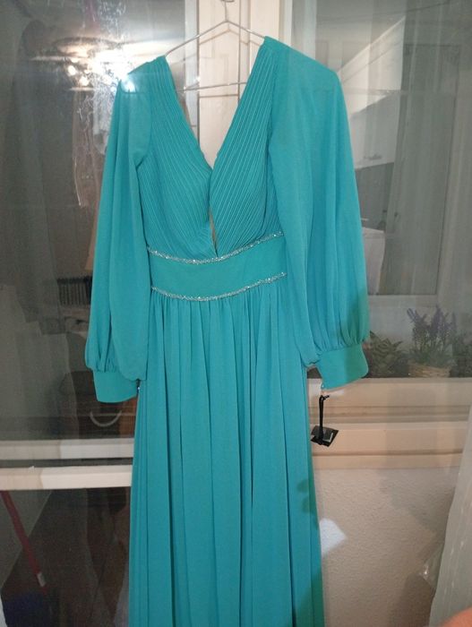 OFERTA URGENT  rochie noua sigilata din Italia  firma soani