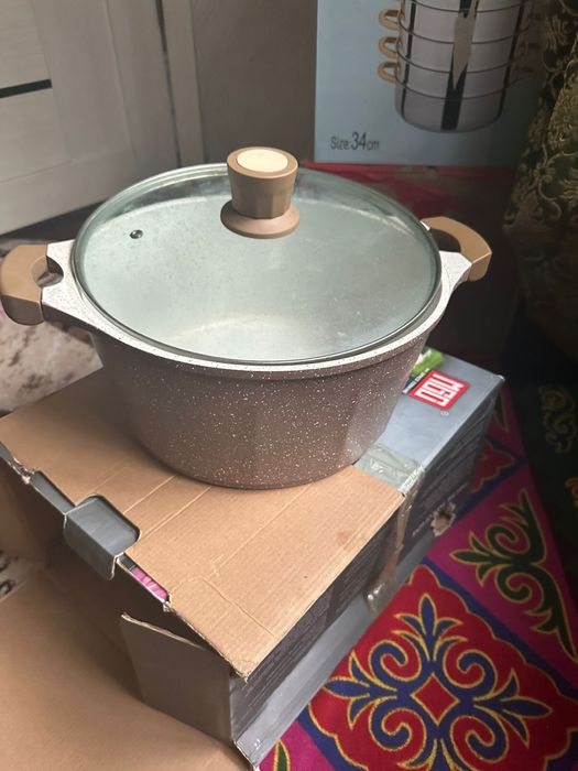 Мантоварка и кастрюли