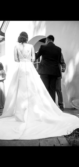 Vand rochie de mireasa Rosa Clara model Traza Luna Novias