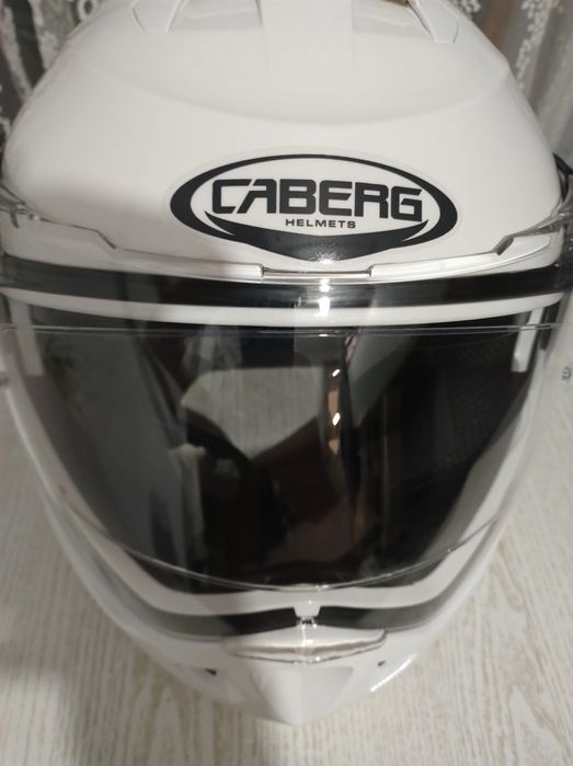 Продавам чисто нова каска модел:  DUKE X WHITE METAL TG: L