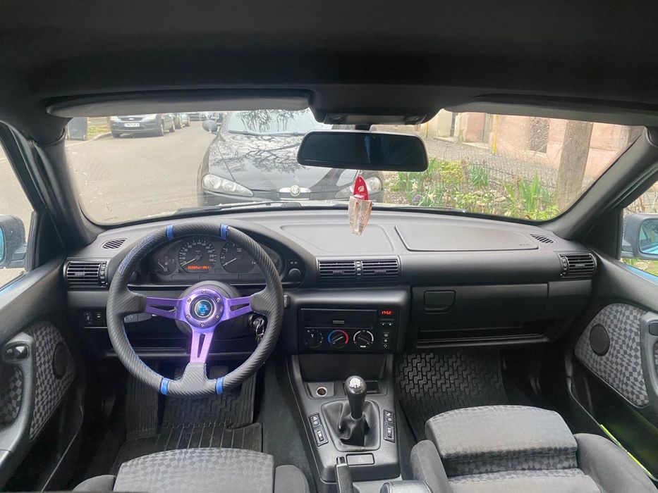 Vând BMW E36 318i