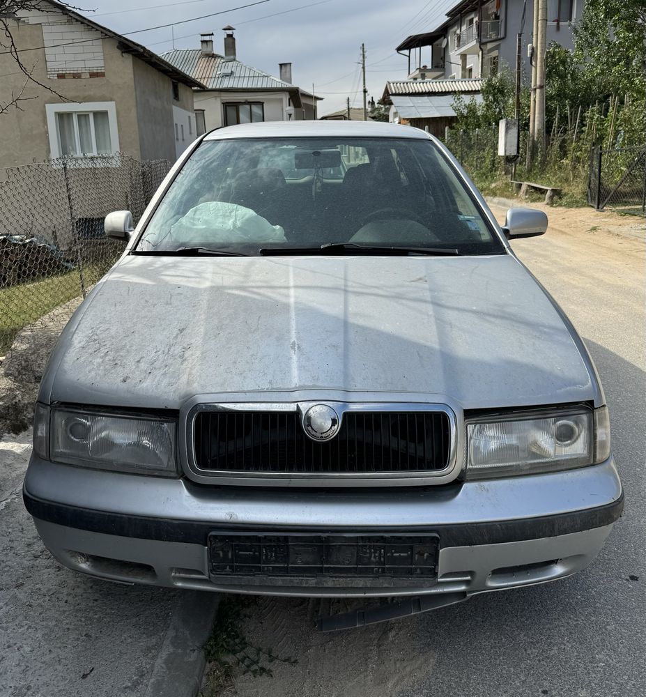 Продавам SCHODA Octavia 1.9 tdi НА ЧАСТИ