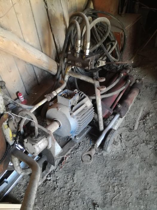 Vand instalatie hidraulica crapat lemne busteni