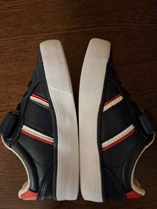 Adidasi Benetton marimea 24