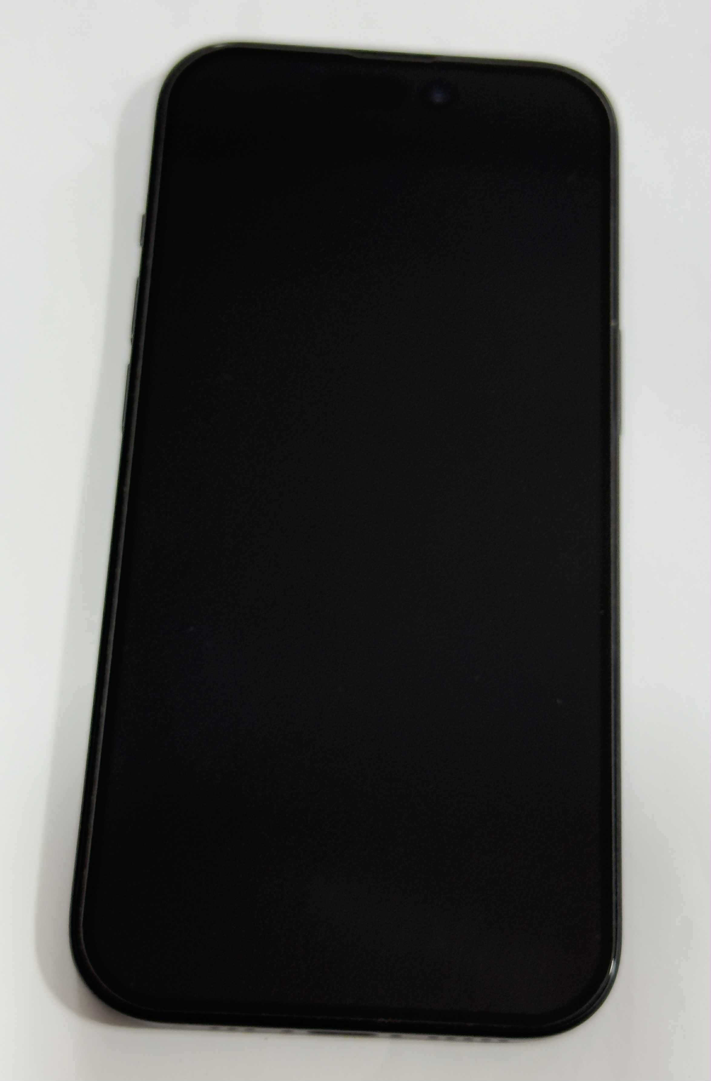 Продавам Apple iPhone 15 128GB с гаранция до 01.2026г