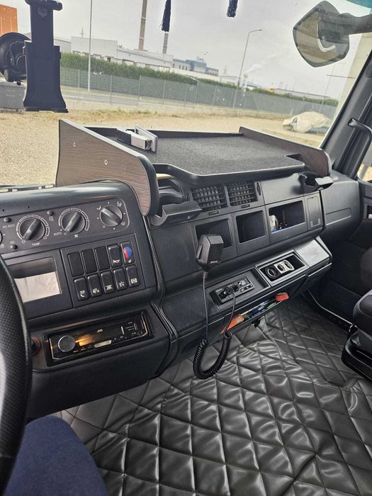 Vand cap tractor MAN si semiremorca SCHMITZ