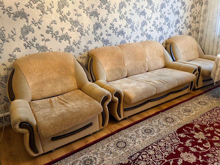 Продам диван и кресло