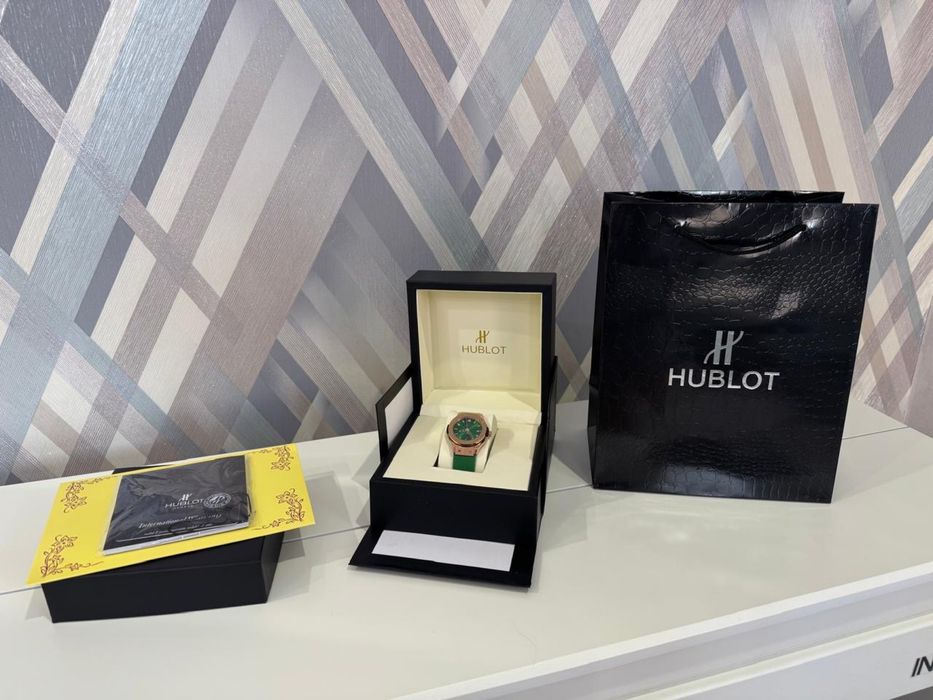 Продам часы новые Hublot женские