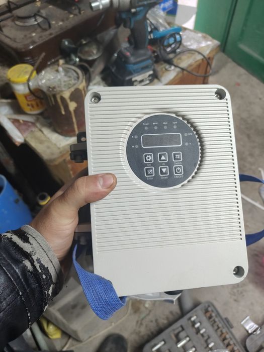 Соларна потопяема помпа