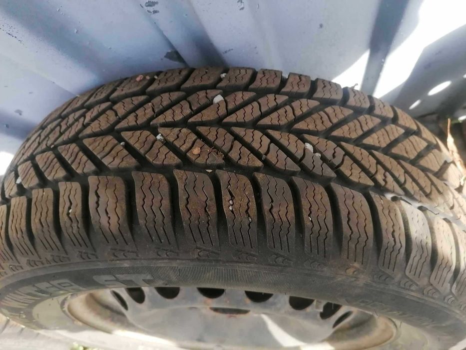 Anvelope iarnă + jante 195/65/R15 Diplomat stare foarte bună - 897 lei
