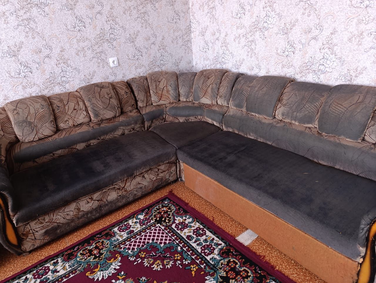 Продается диван.