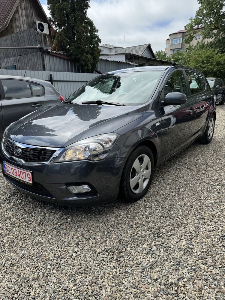 Kia Ceed 1,4 benzina  90 cp An 2011, Euro 5