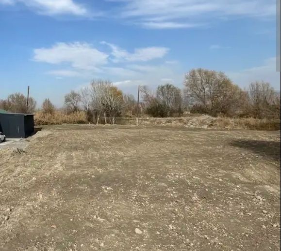 Хива туман Уч ховузда 400 кв.метр. турар жой сотилмокда