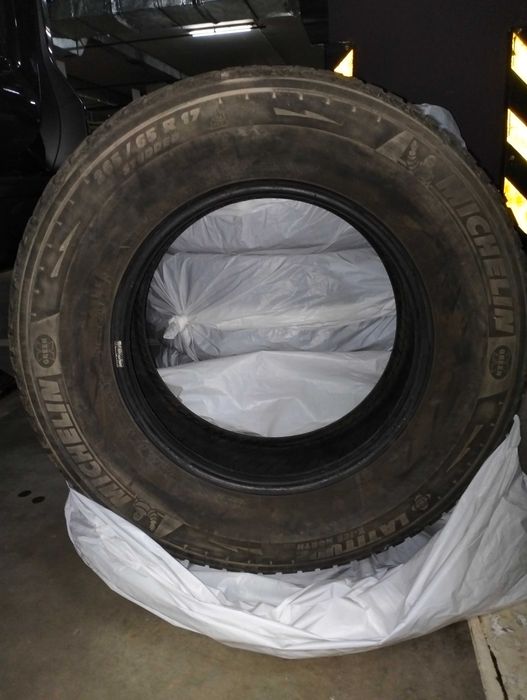 Комплект зимних шин Michelin 265/65 R 17 б/у