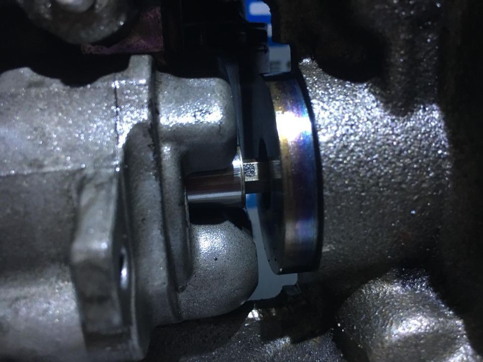 Pompa Ulei cu Balansoare VW Passat B6 2.0TDI BMA BKP BMP BUZ BMR 2005-2010 Cod 03L103537 / 03L103535