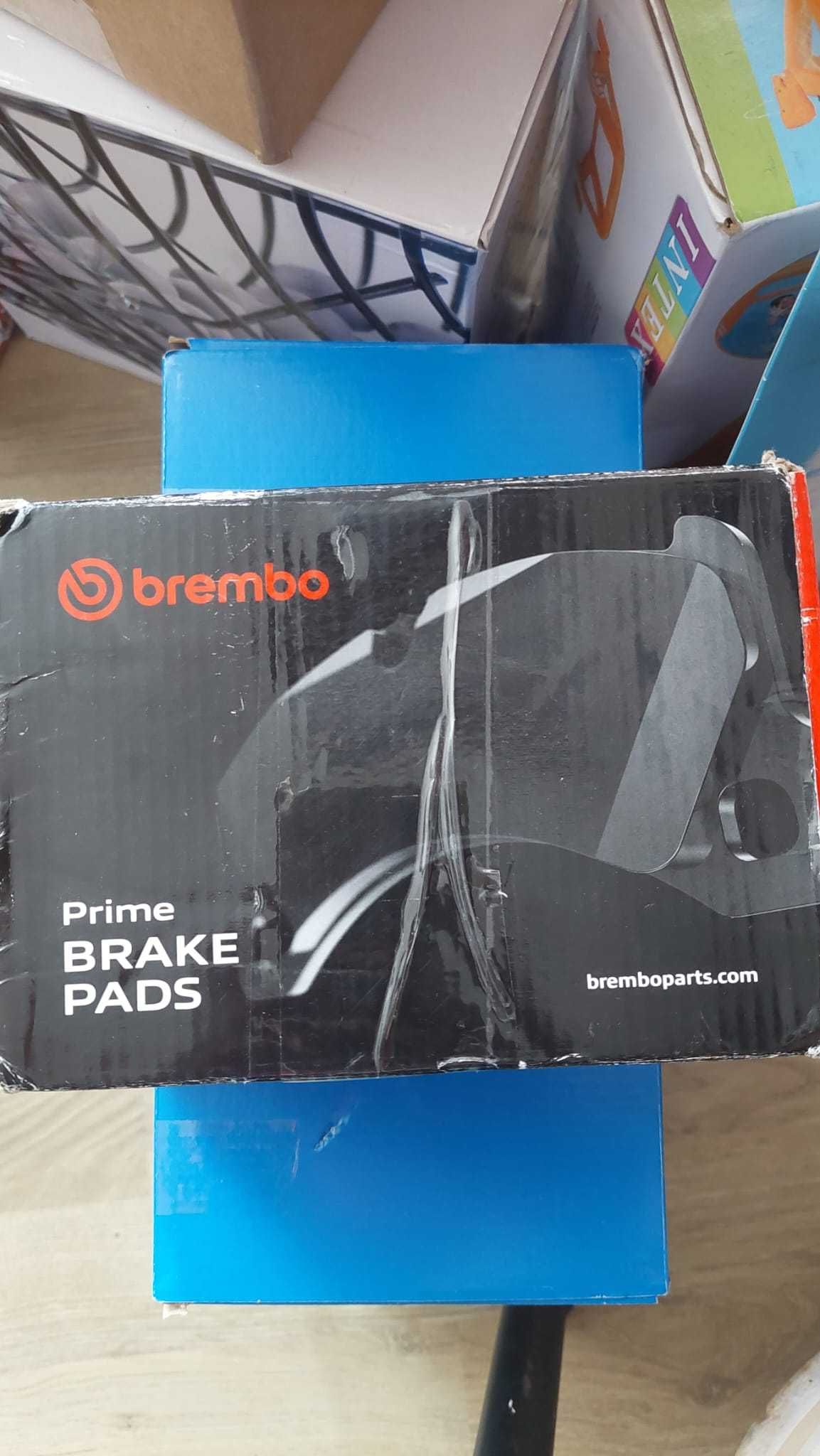 Brembo P44020 Предна дискова спирачна накладка. - Комплект от 4 броя