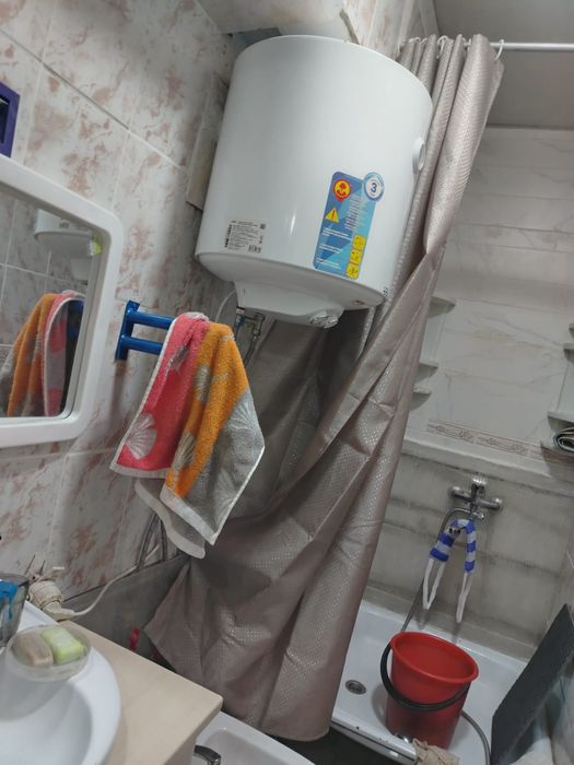 Дома и на работе в