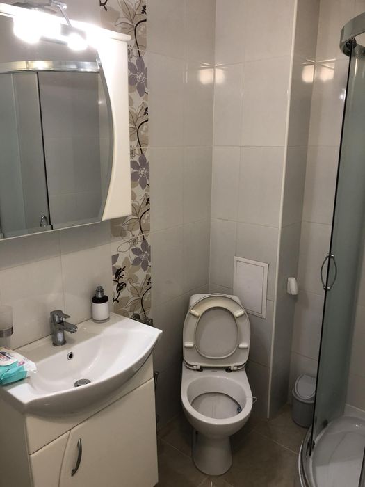 След основен ремонт! Двустаен апартамент в кв. Кючук Париж