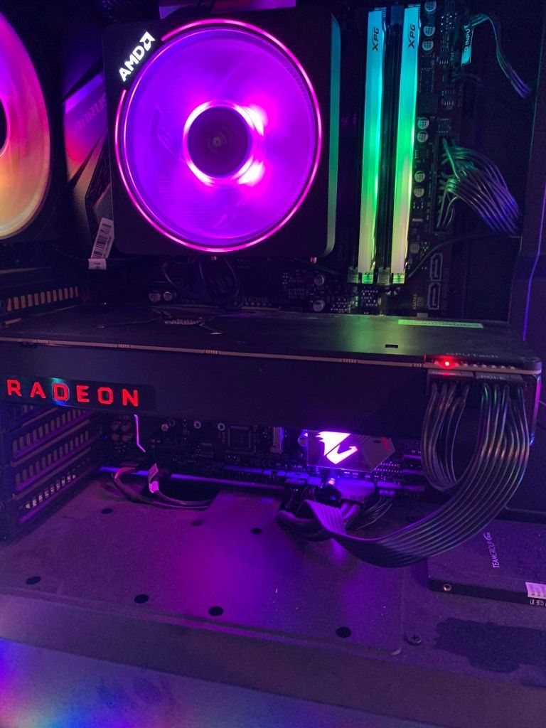 Компютър+ монитор, видеокарта Vega 64  RYZEN 7  16ram 512 nvme