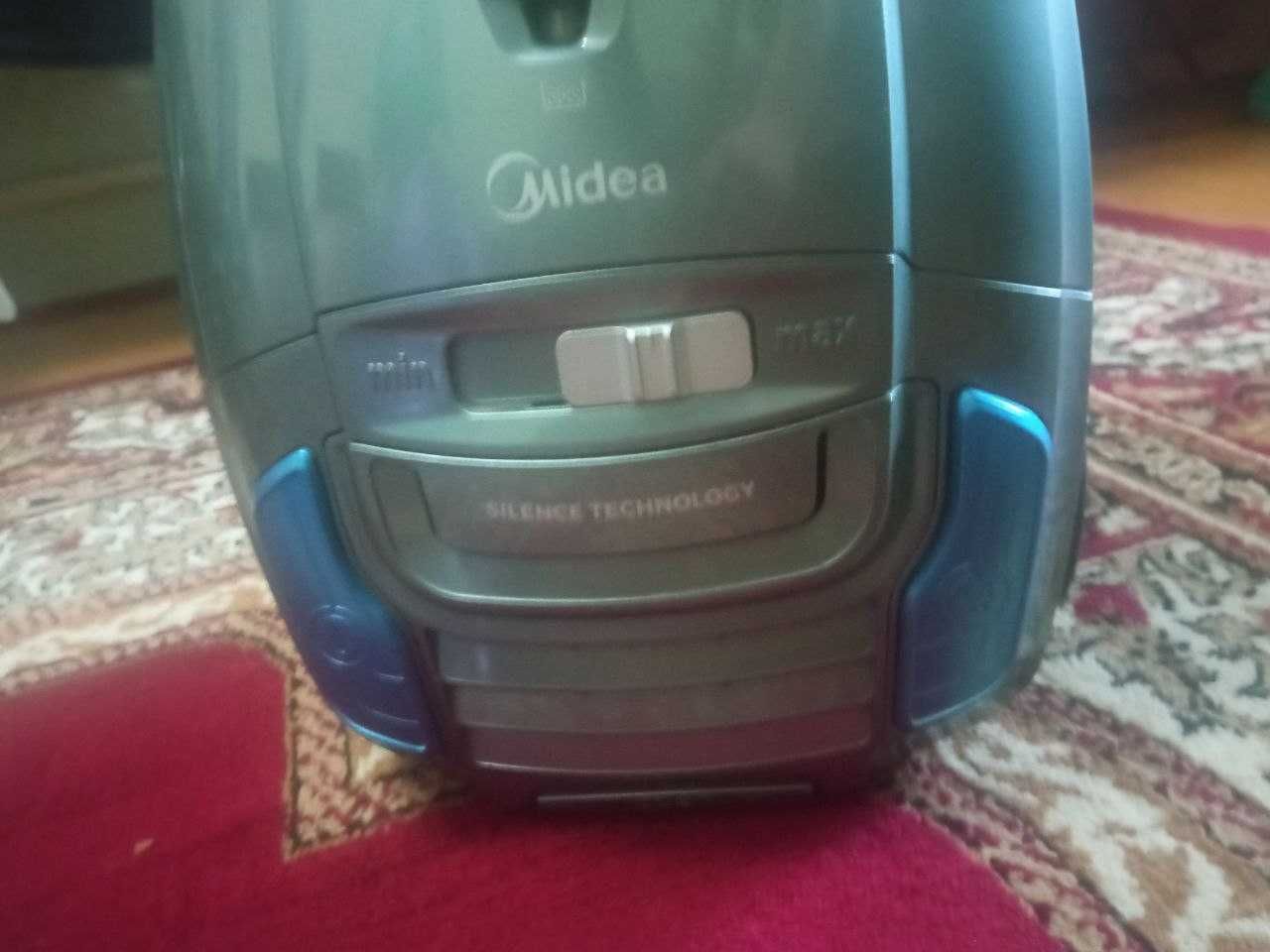 Продаётся пылесос Midea