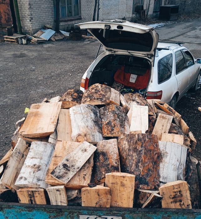 Дрова сухие Отын крупный швырок заказывайте большой советский  прицеп