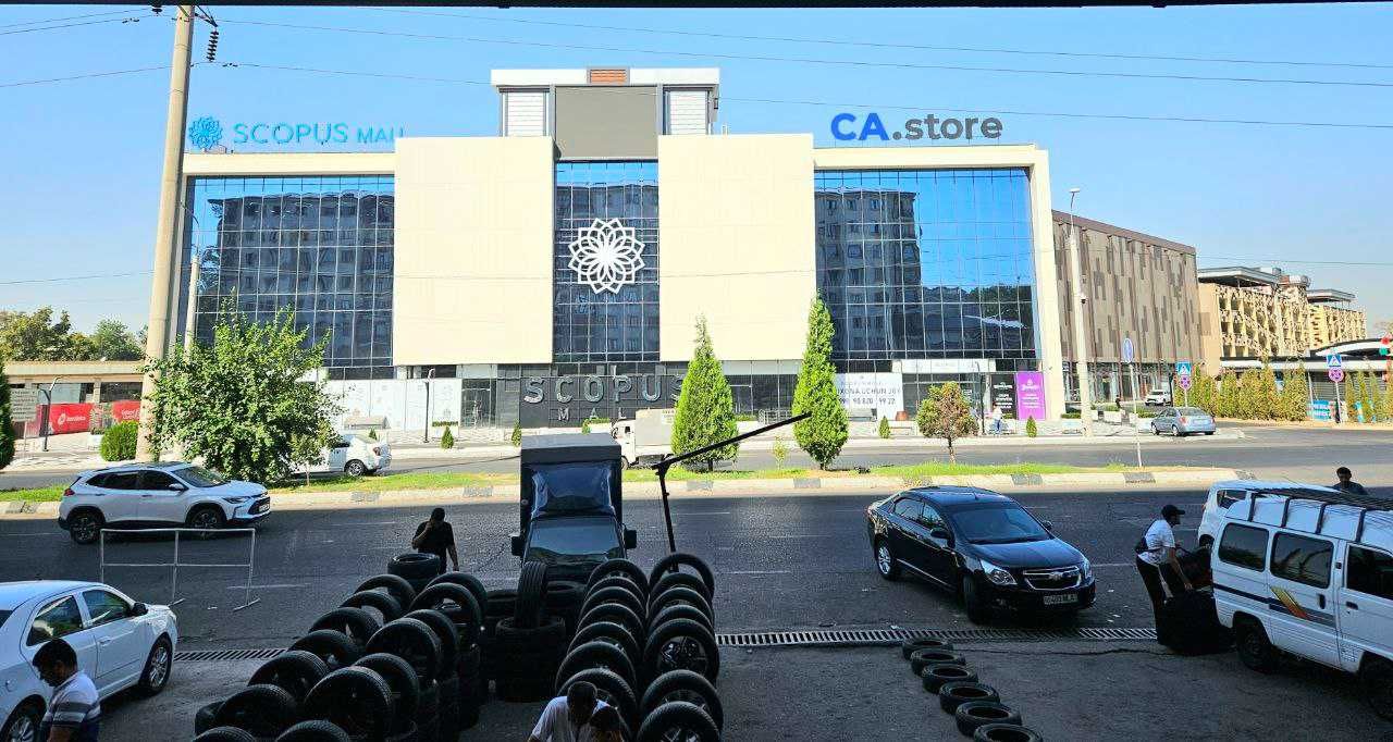 Продам в Scopus Mall магазин с кадастром