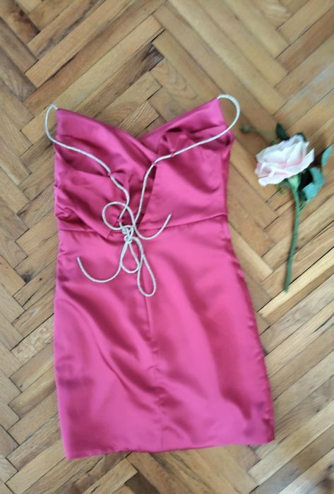 Рокля Alessa „Малина“ – размер M, чисто нова (без етикет)