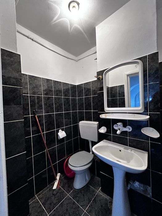 Apartament cu 3 camere de vanzare in micro 16