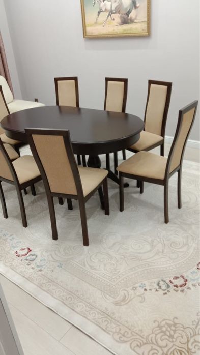 Продаётся дубовый стол с 8 стульями