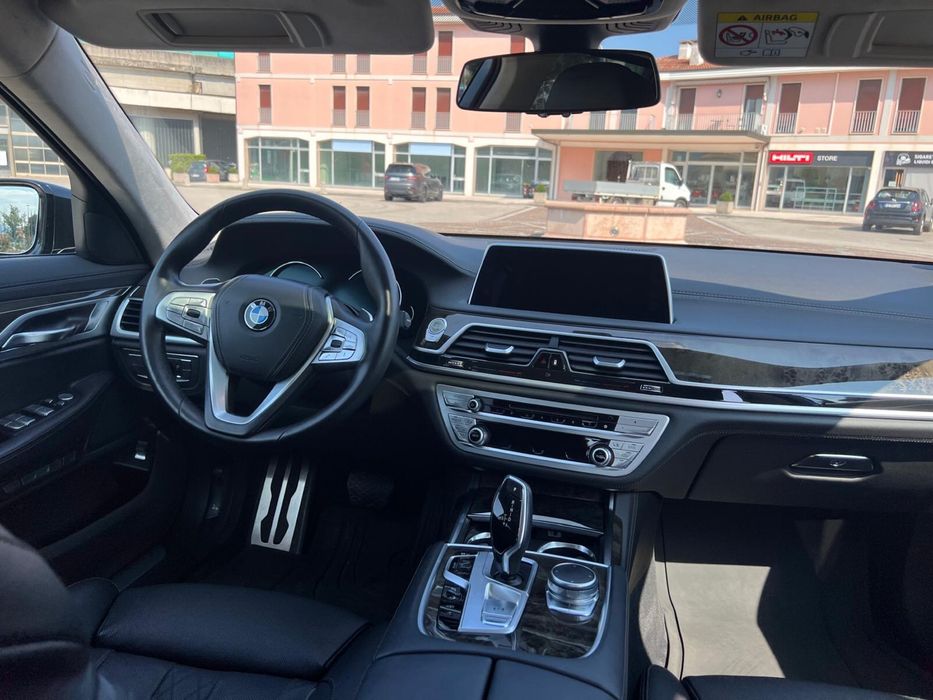 BMW 730d pachet M g11
