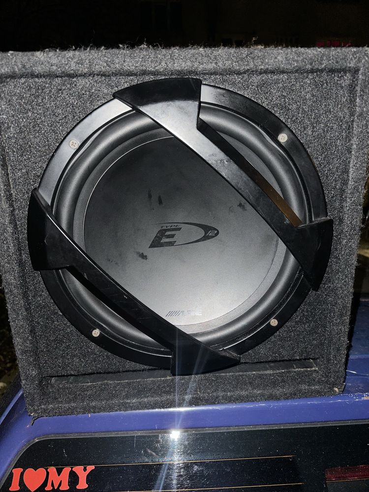 Vand/Schimb subwoofer alpine de 200 wati rms schimb cu iphone