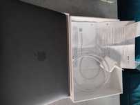 MacBook Air 13" in garanție, procesor Apple M1, 8 nuclee,  8GB, 256GB