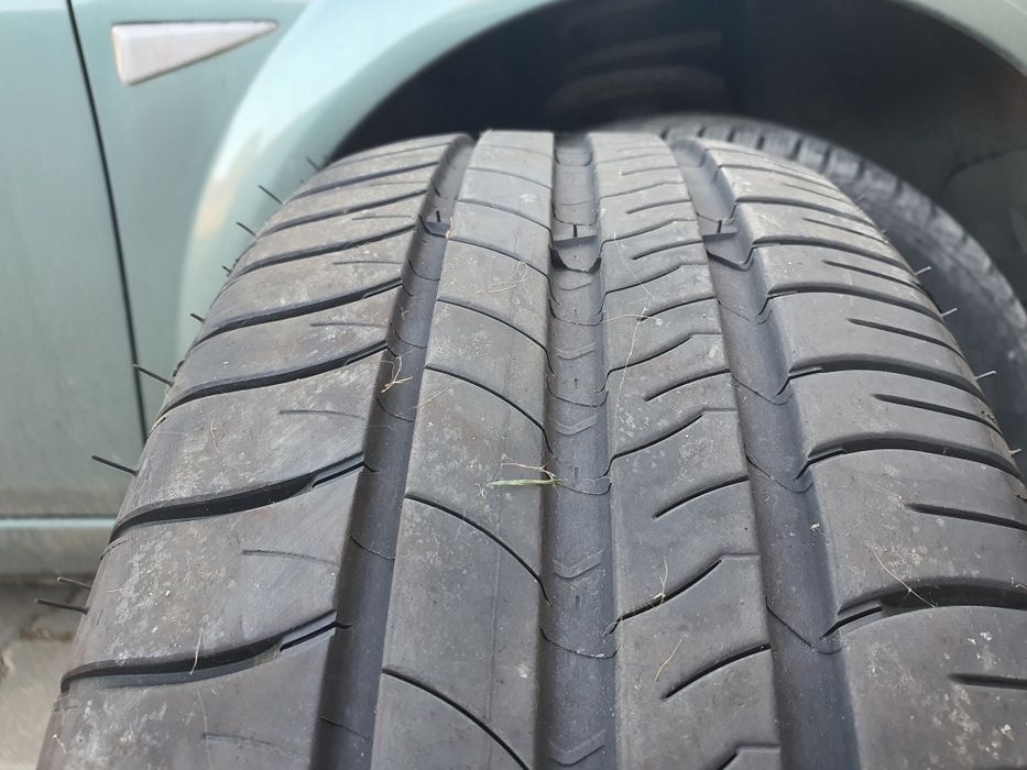 Vând set cauciucuri MICHELIN 205 60 R16