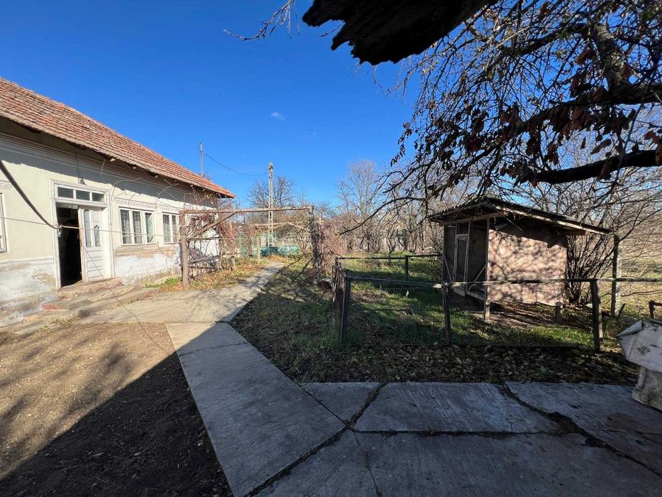 Vand casa sat Puturi
