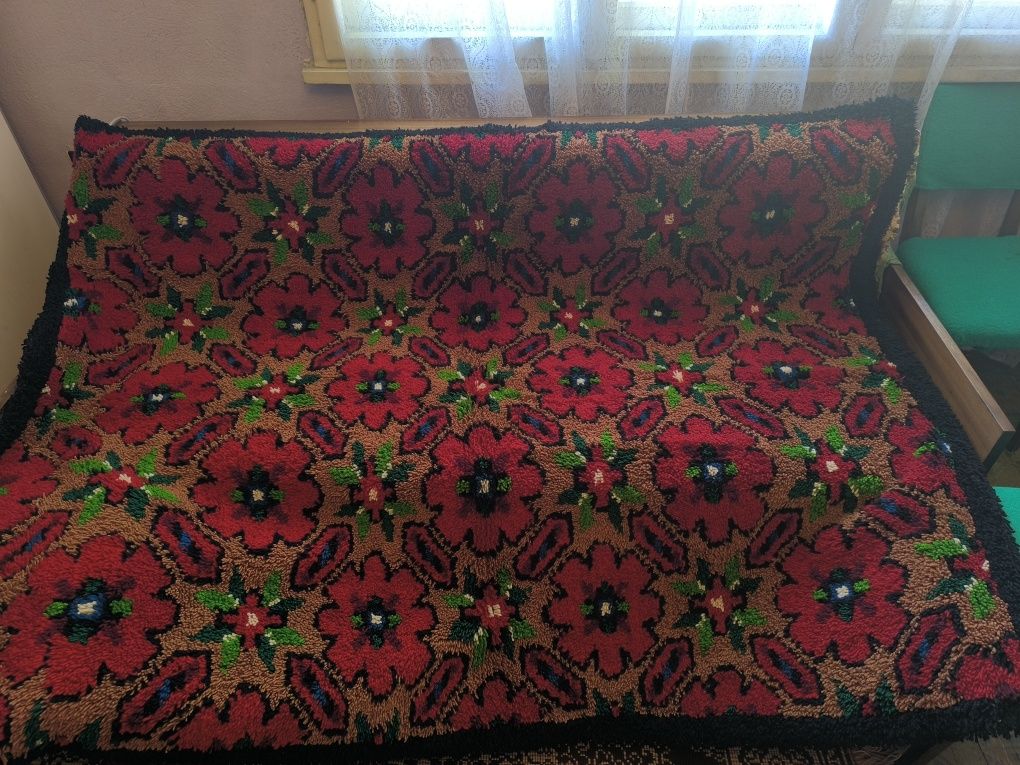 Родопски китеник, одеала, халище