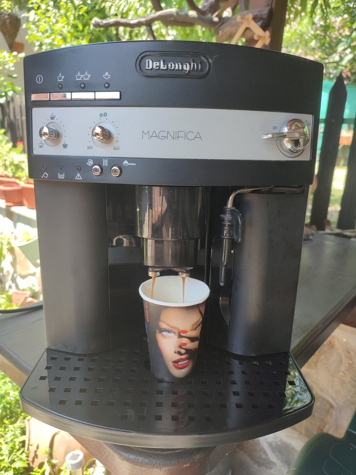 Кафе автомат DeLonghi Magnifica