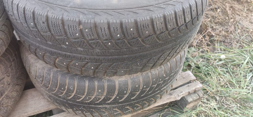 Продам резину 235/75 R15