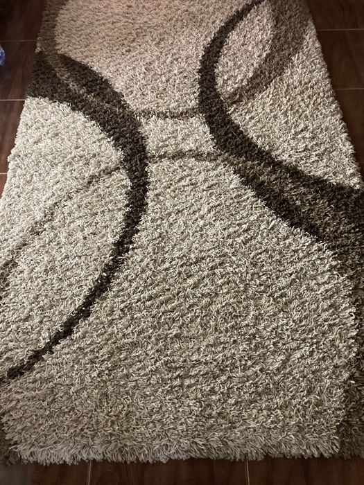 2 Covoare Shaggy , fir lung ,2,4m/1,5 m si unul oval 1,8m/ 1,00 m