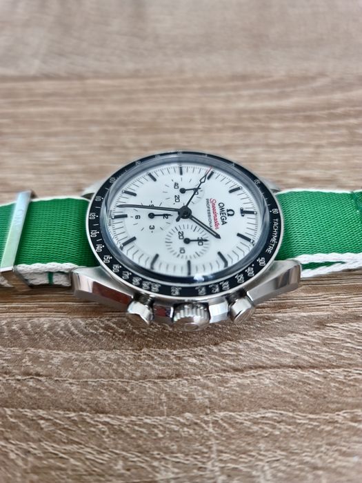 Omega Speedmaster Moonwatch White cal. 3861 Double Sapphire