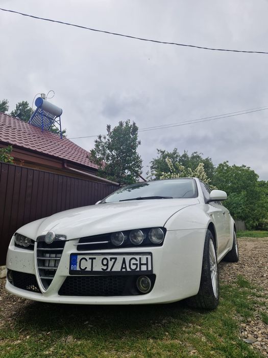 Vând alfa romeo 159 1.9 jtdm 120 cai