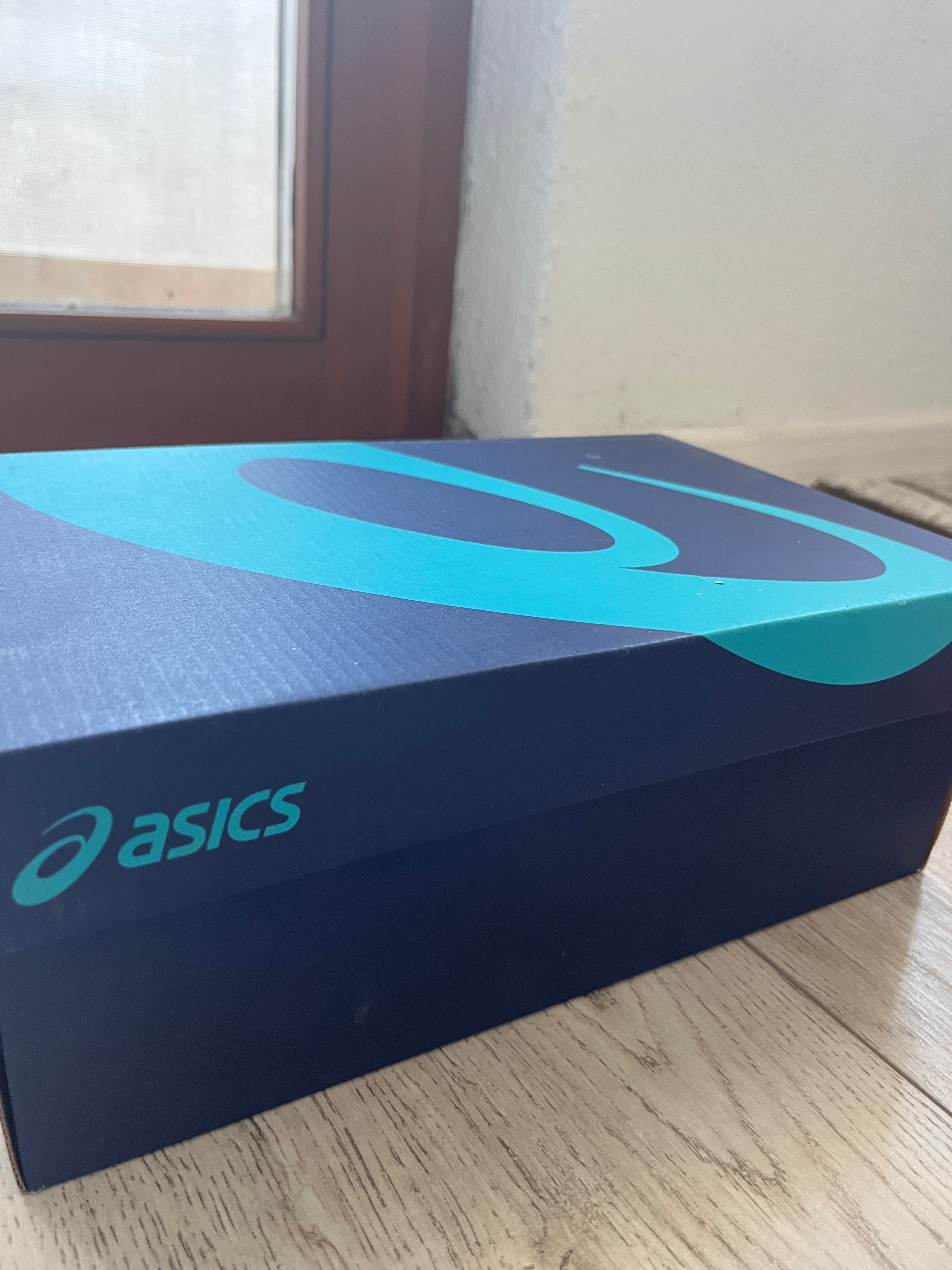 Дамски обувки asics