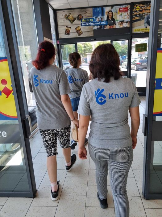 Angajăm doamne pentru curățenie (8h, L–V) — Knou