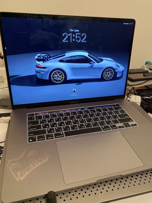 Macbook Pro 16 серый