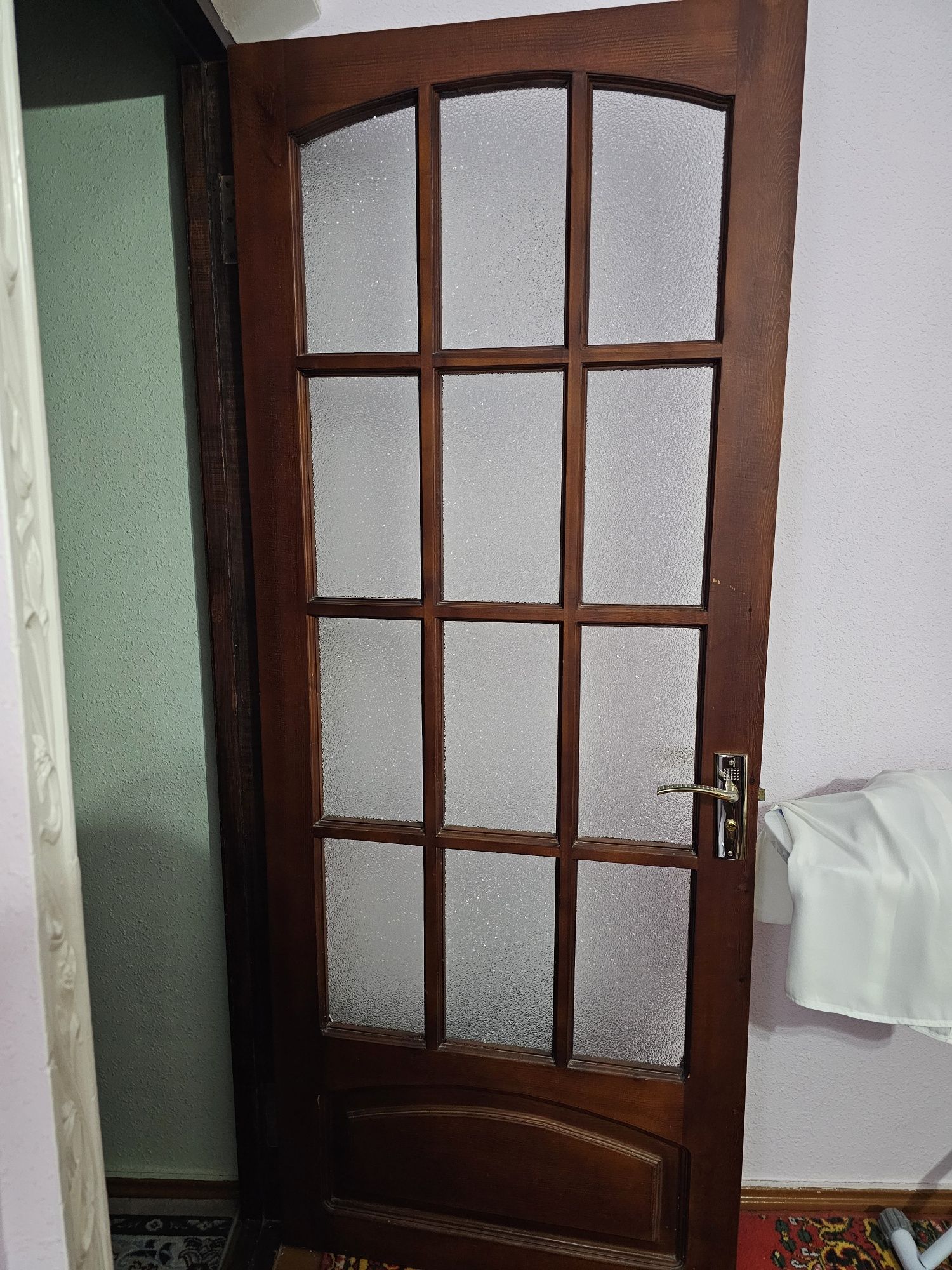 Продам деревянные межкомнатные двери.