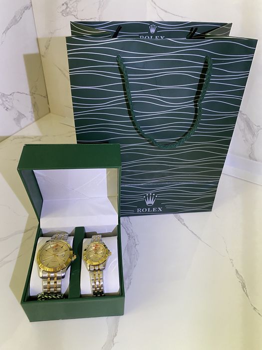 Продам новые парные часы